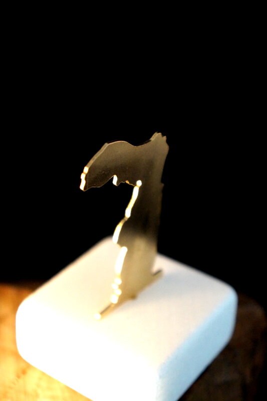 Home decor Greek Goddess of Victory statue, Minimal Winged Victory of Samothrace, Museum piece and paperweight gift for her