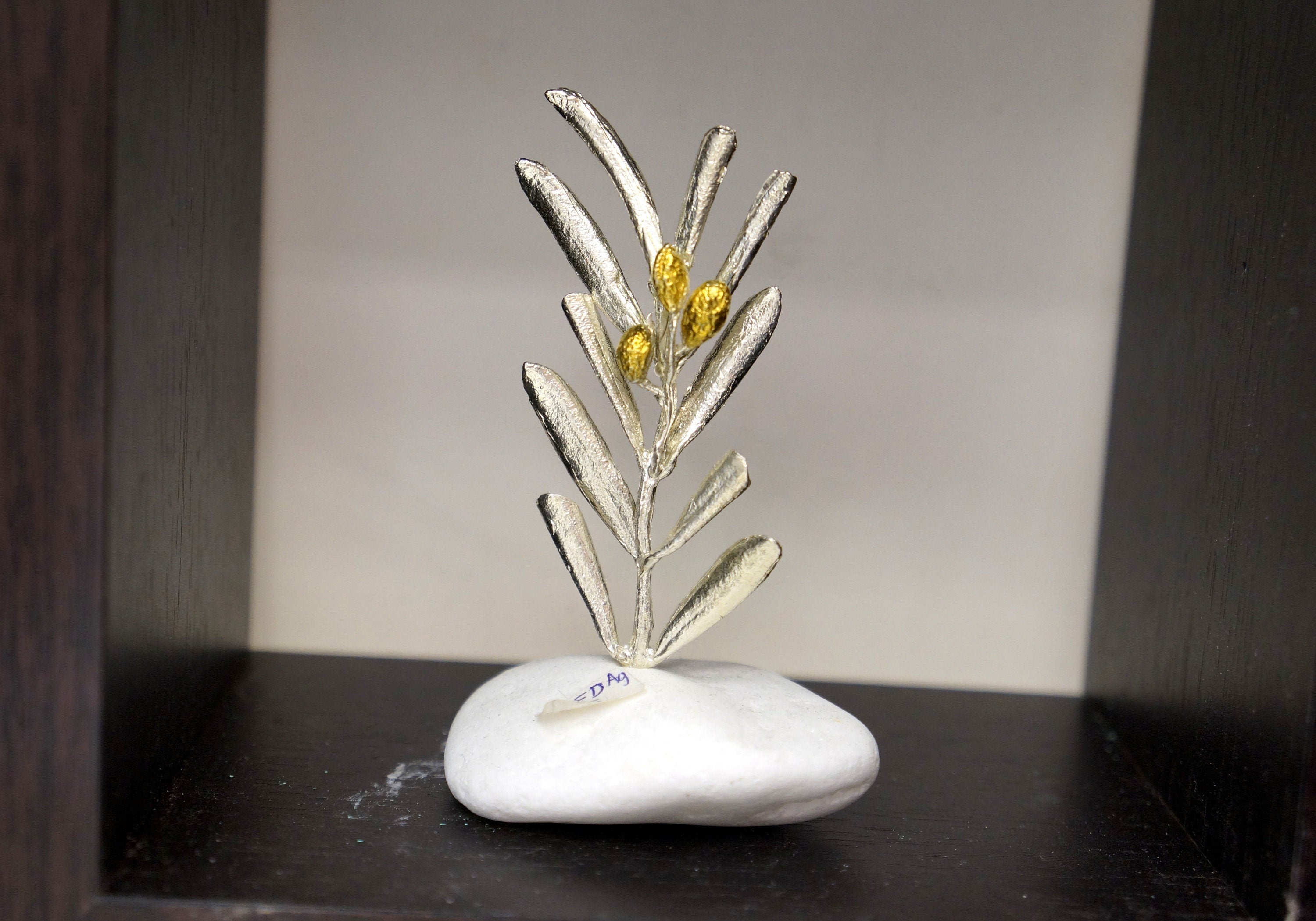 Olive Tree Branch Decor – Nature Inspired Centerpieces | Handmade Brass Olive Branch