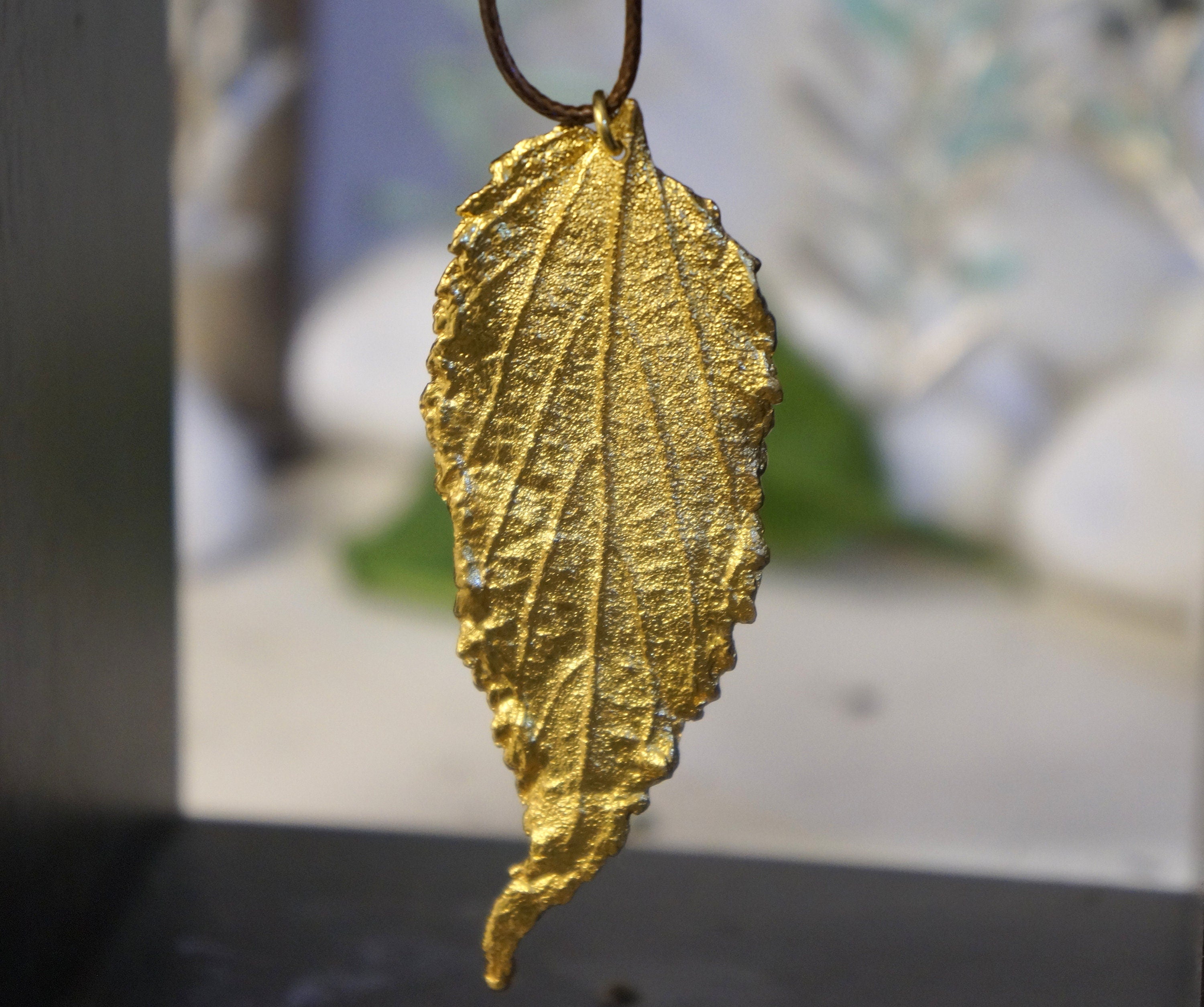 Leaf Pendant Necklace: Real Hibiscus Design (14k Goldplated, Adjustable)