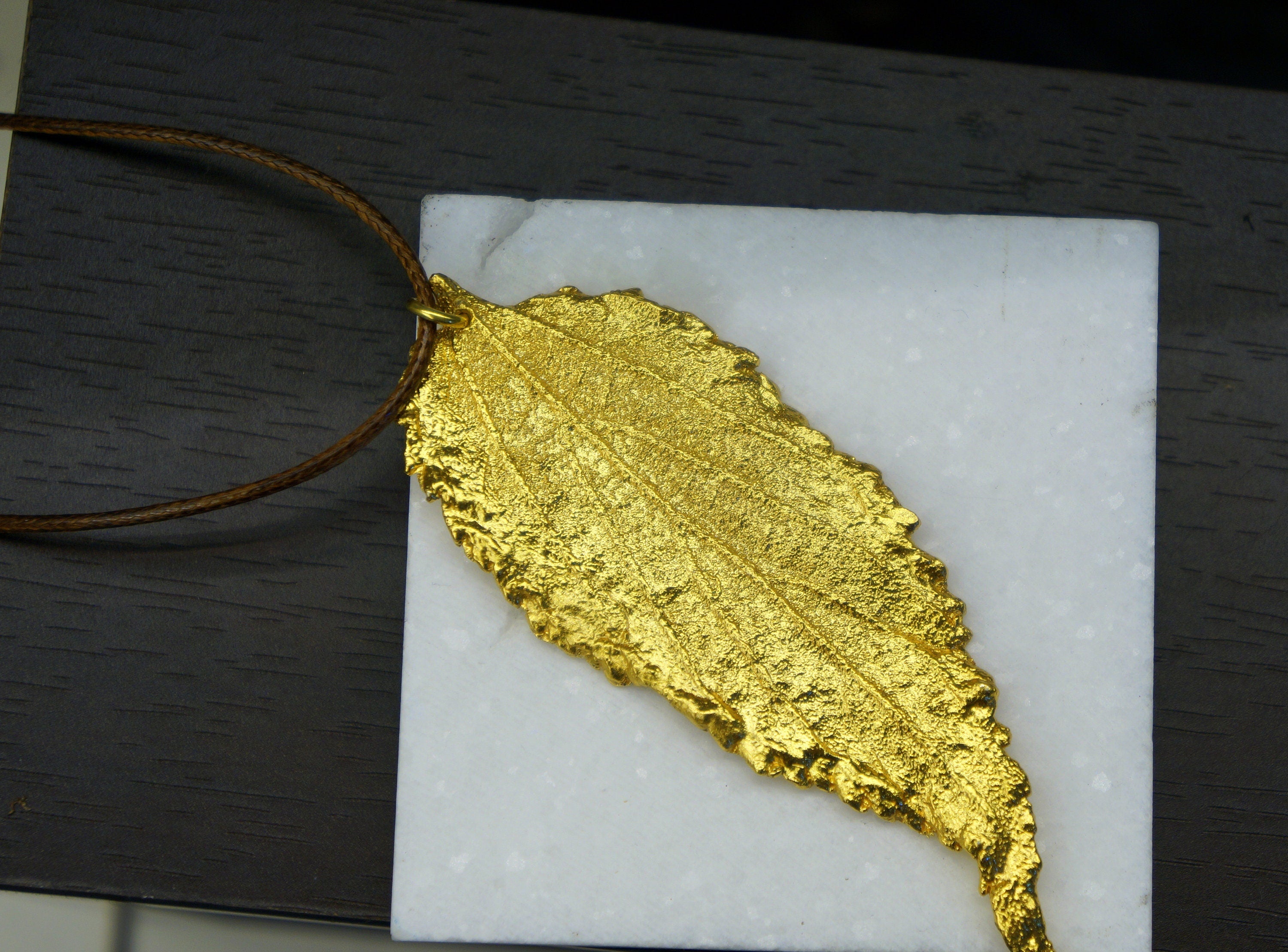 Leaf Pendant Necklace: Real Hibiscus Design (14k Goldplated, Adjustable)