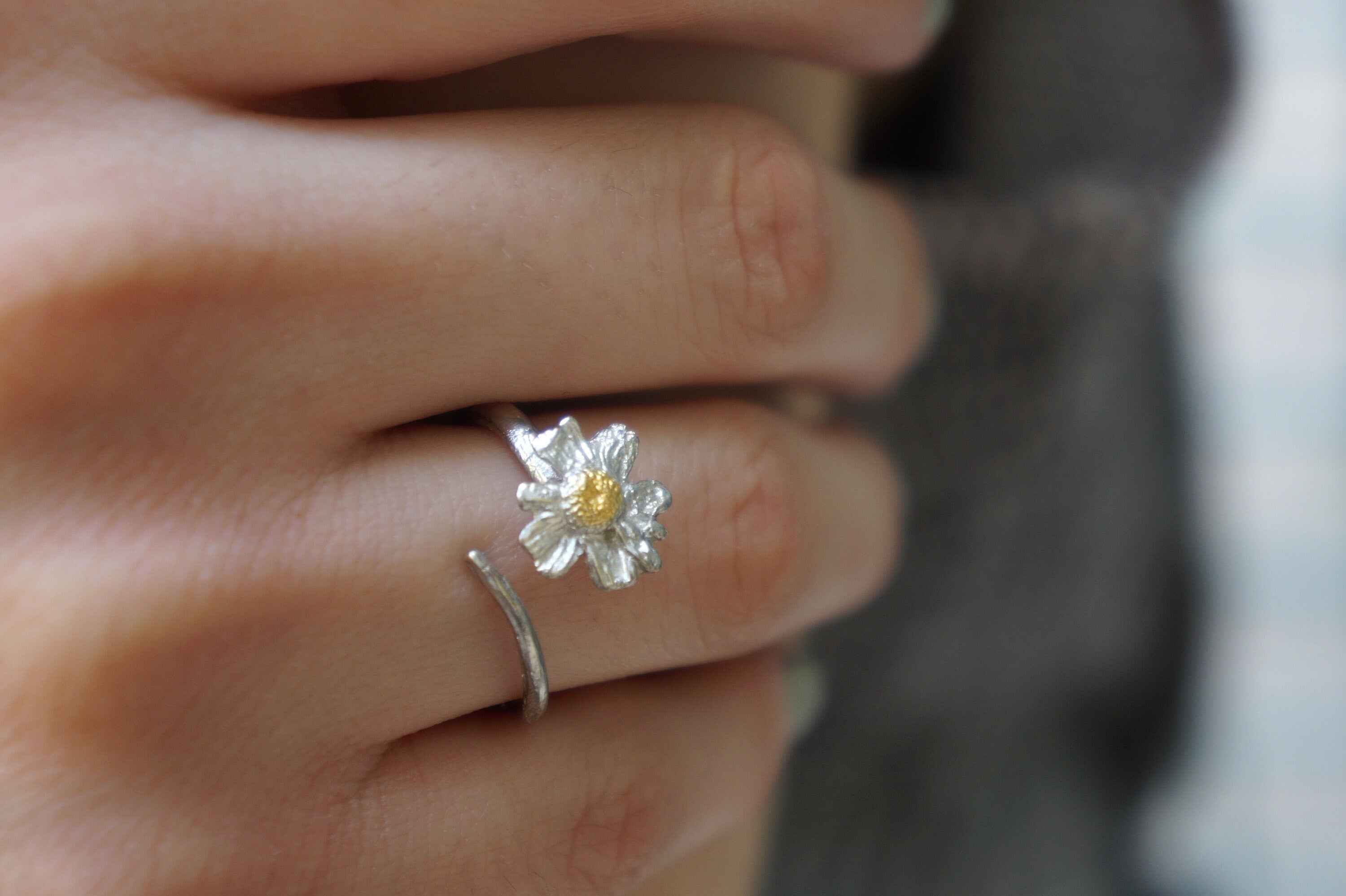 Chamomile Twig Ring – Handmade Silver Adjustable Flower Ring | Eco Friendly Jewelry
