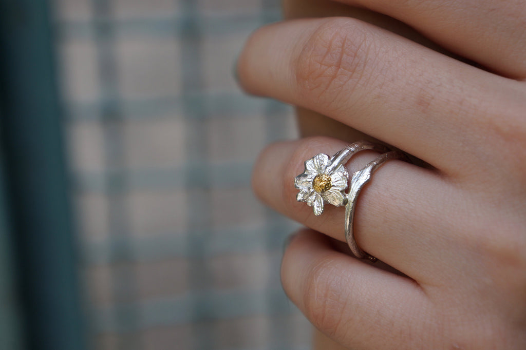 Chamomile Plant Ring – Sterling Silver Botanical Twig Jewelry With Gold Details