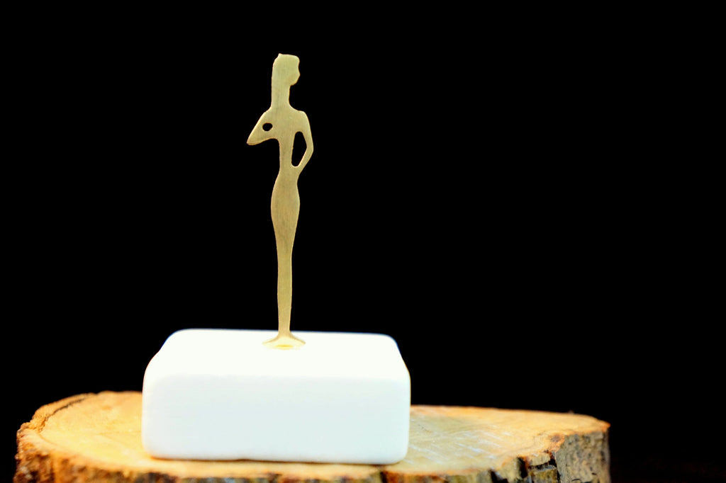 Aphrodite Statue Gold – Minimal Woman Figure Sculpture With Marble Base