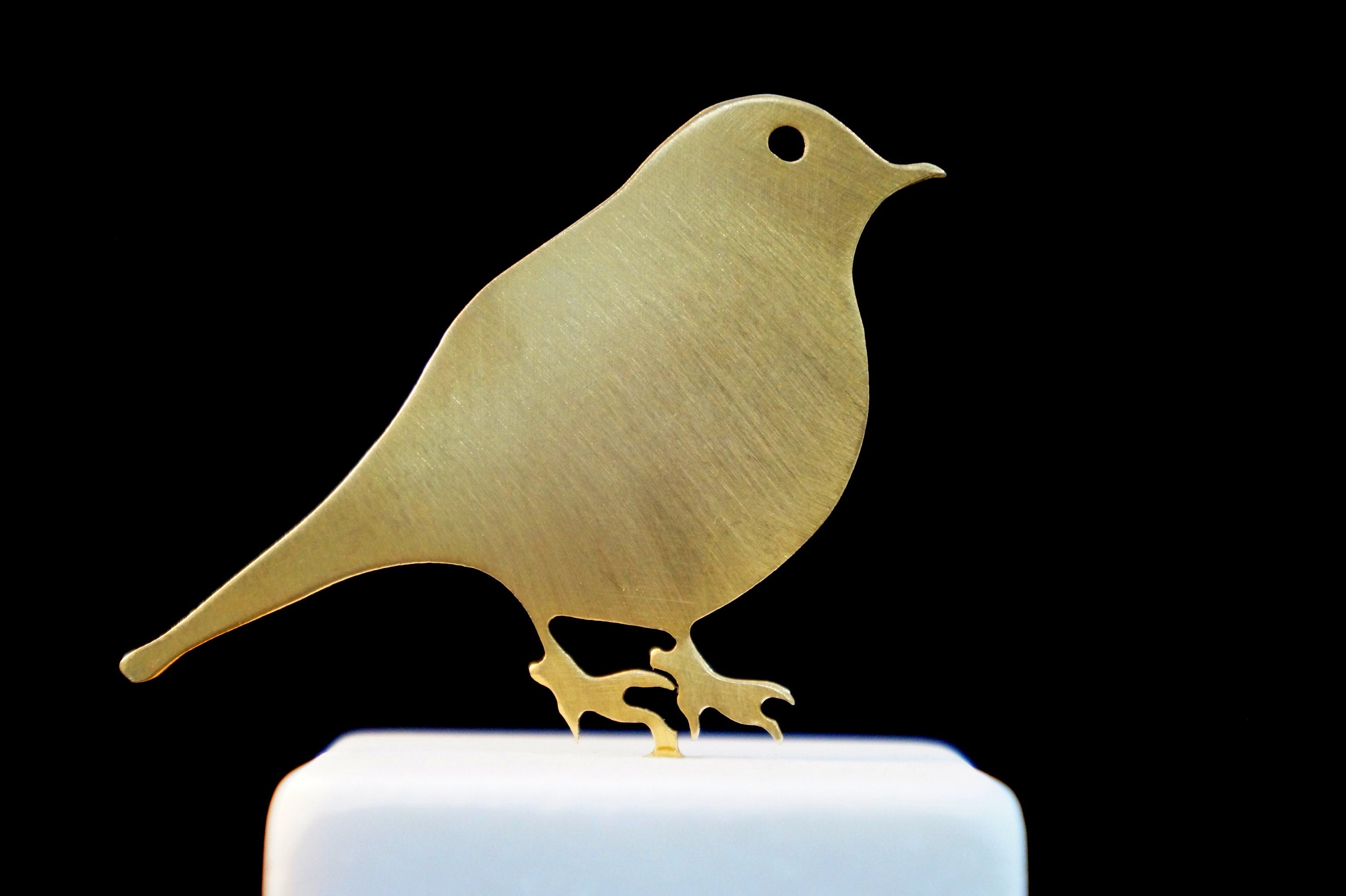 Bronze Bird Statue - Minimalist Robin Art With Marble Base | Nature Lover Gift