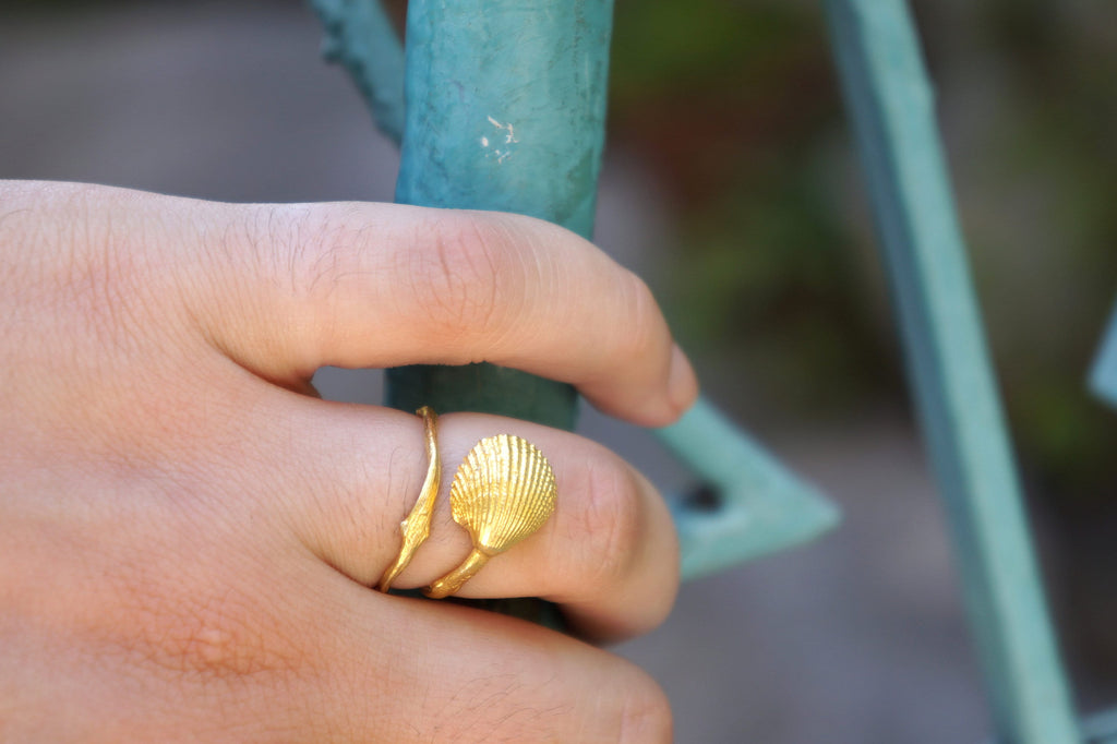Solid Gold Shell Ring – Adjustable Real Sea Shell & Twig Design Gold Band