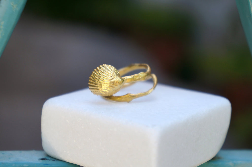 Solid Gold Shell Ring – Adjustable Real Sea Shell & Twig Design Gold Band