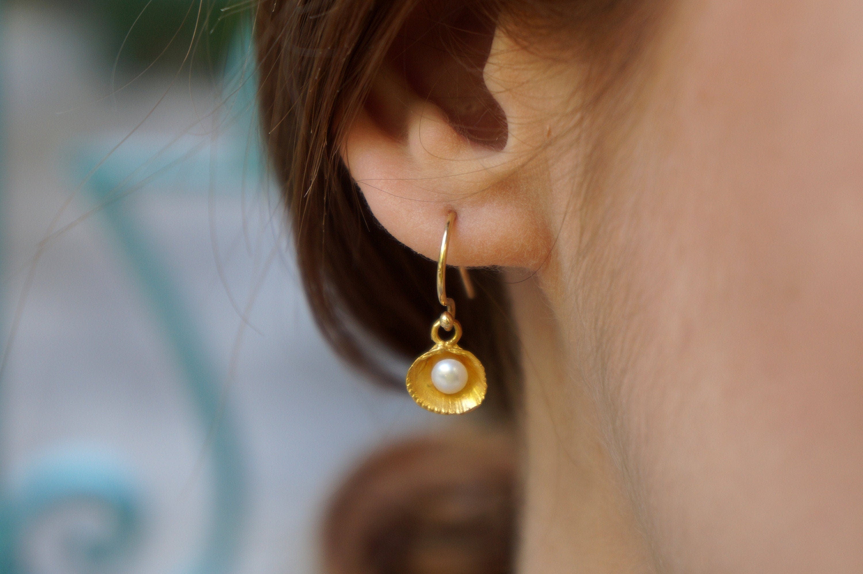 Solid Gold Pearl Earrings – Dainty Minimal Studs with Freshwater Pearls
