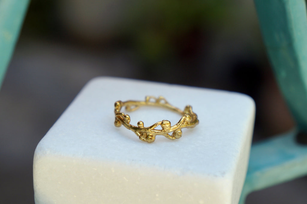 Solid Gold Twig Ring – 14K Gold Branch Ring With Acacia Branch Motif