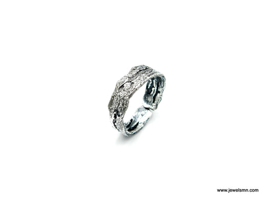 Nature inspired ring Black branch ring in sterling silver for men and women. Forest Tree bark Ring. Nature Inpired Jewelry