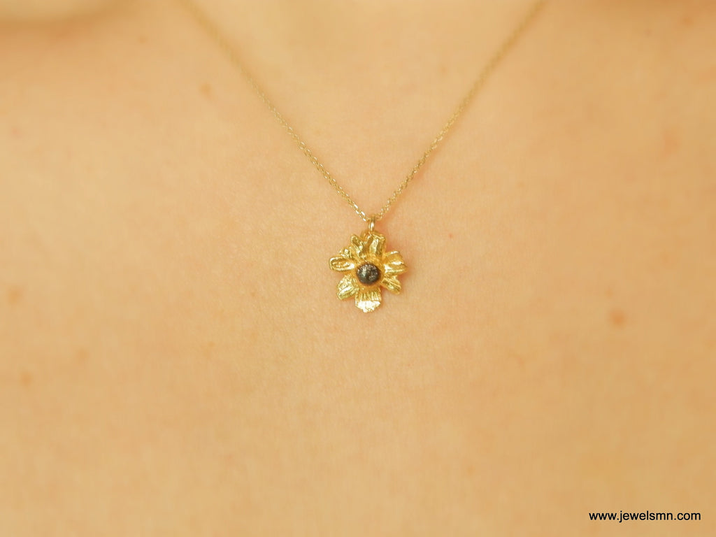 Chamomile Flower Necklace – Recycled Sterling Silver & 14k Gold Dainty Flower Charm