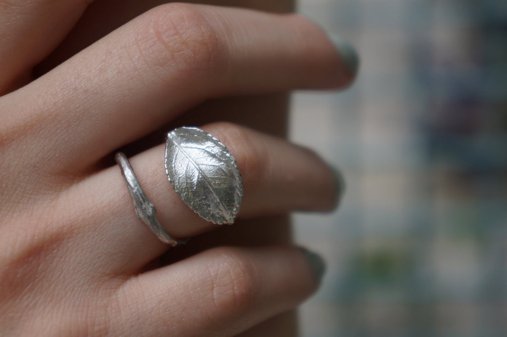 Solid Gold Rose Leaf Ring – Handmade Adjustable Gold Band With Natural Veins