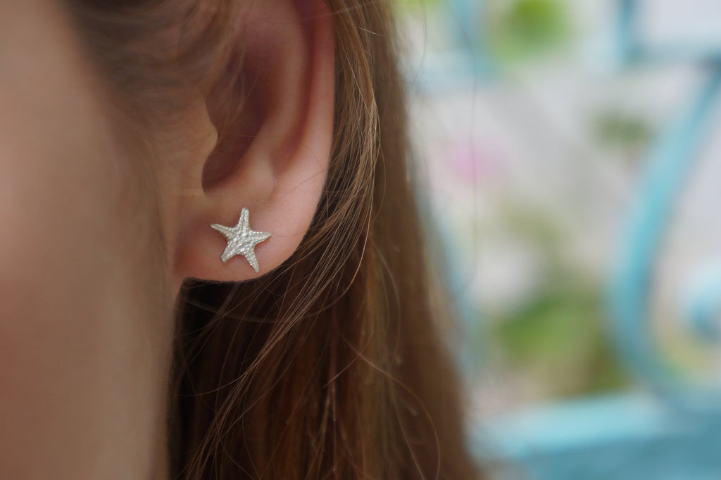 Solid Gold Starfish Earrings – Dainty 9k-18k Gold Studs in Rose, White & Yellow