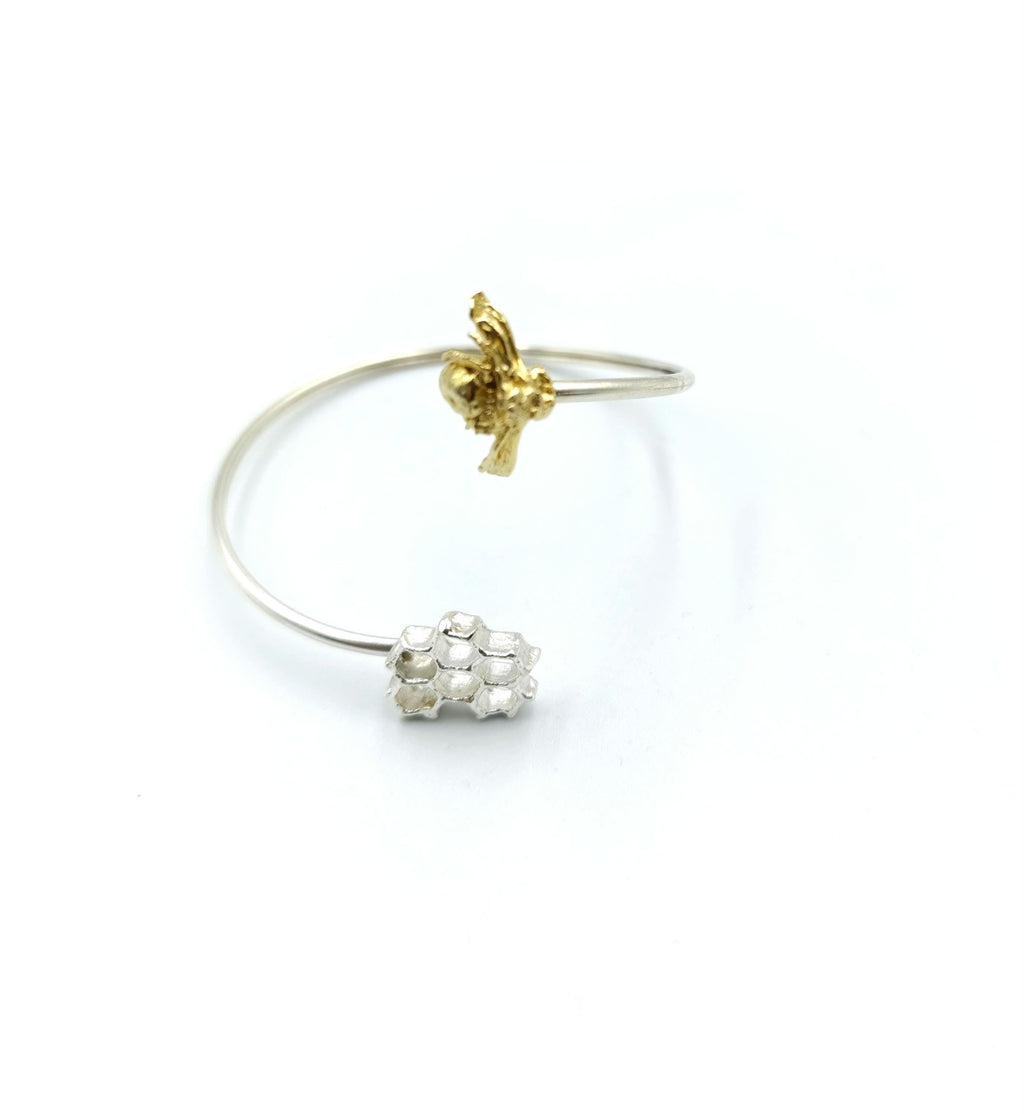 Bee and Ηoneycomb bracelet. Ethical jewelry inspired by nature on Sterling silver 925.
