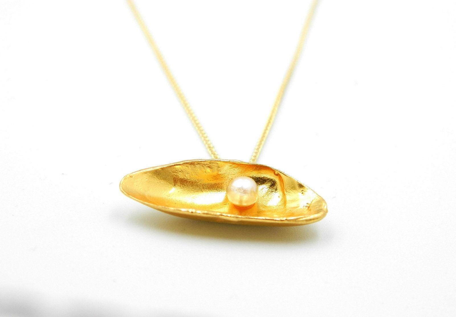 Nature Inspired Pearl Necklace, Mussel Shell Pendant (Gold Plated Silver)