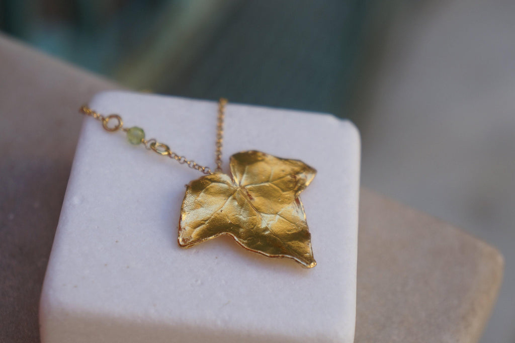 14k Gold Ivy Necklace – Handmade Botanical Jewelry With Peridot Stone Pendant