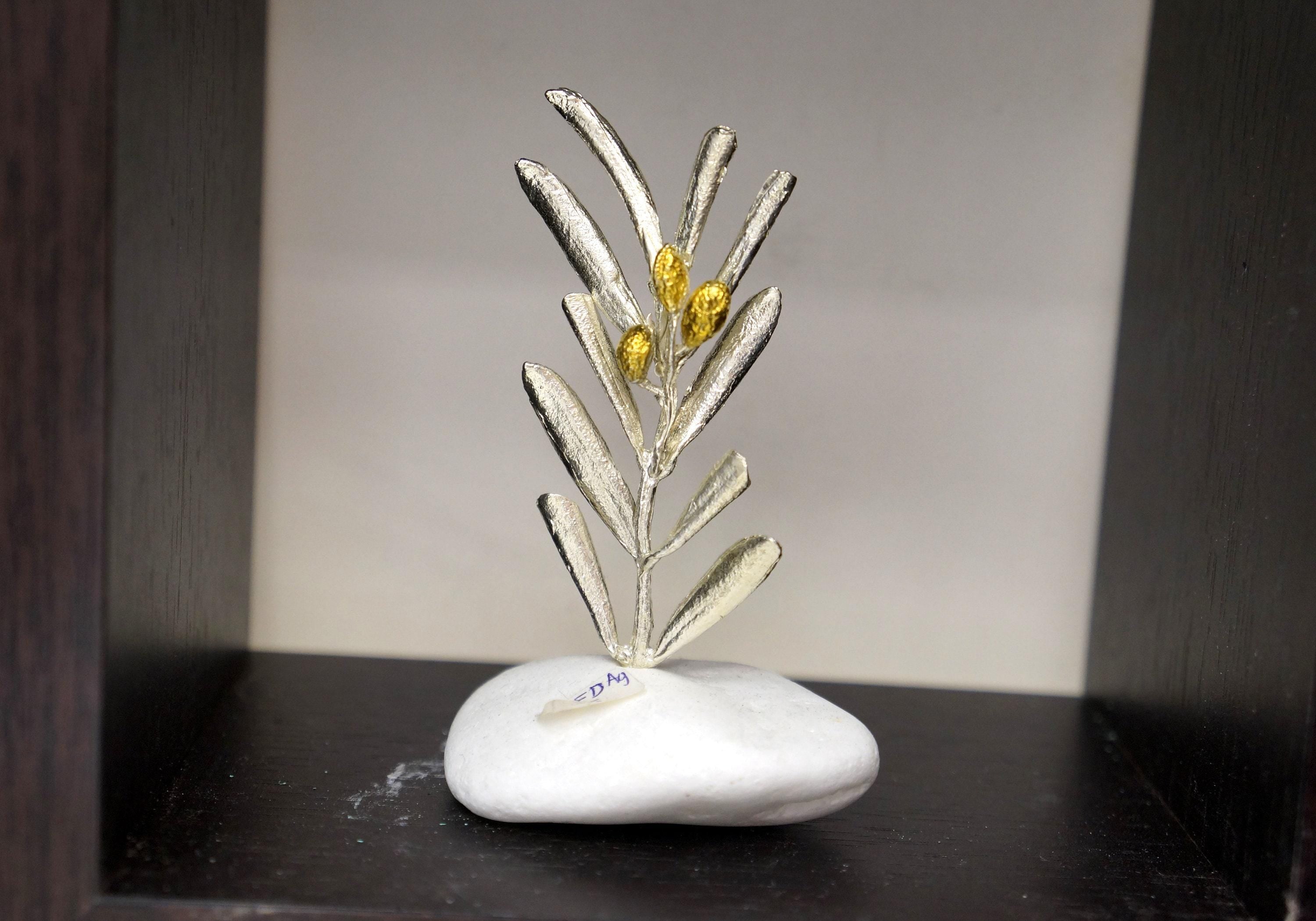Olive Branch Decor: Nature-Inspired Centerpiece with Symbolic Meaning (Gold-Plated Brass)
