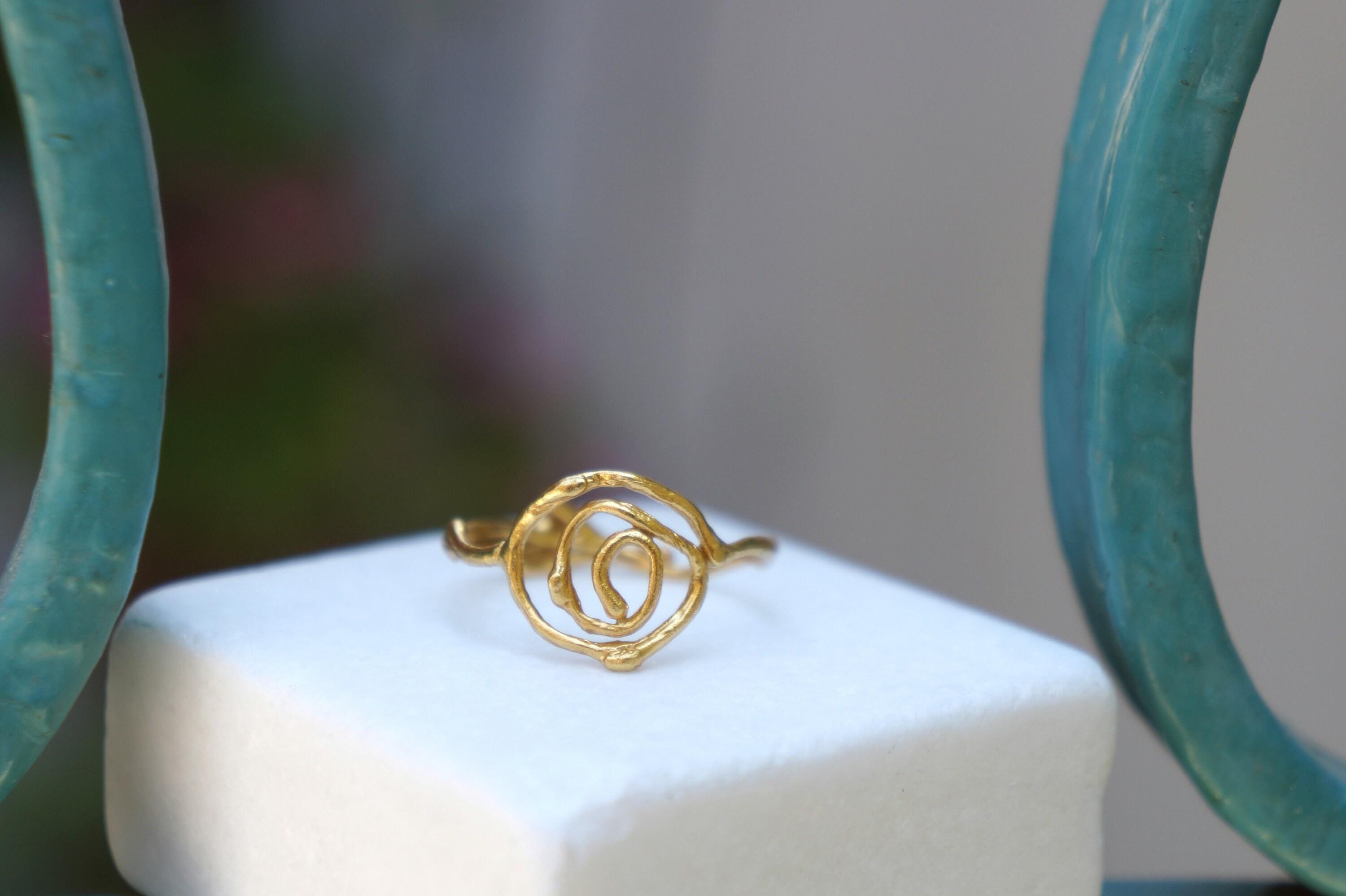 Spiral Twig Ring: Minimalist Jasmine Branch Design, Gold-Plated Brass