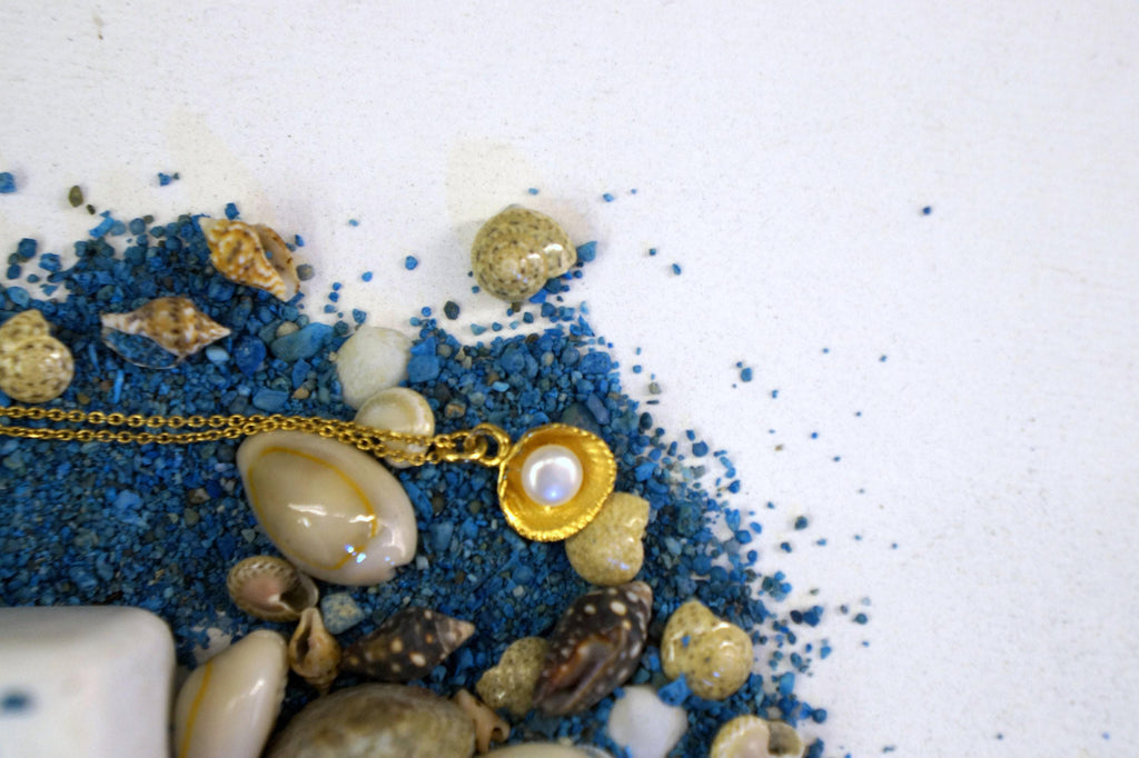 Sea Shell Pendant Necklace: Freshwater Pearl Jewelry (Sterling Silver Gold Plated)
