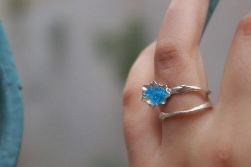 Silver Limpet Shell Ring: Nature Inspired Jewelry (Blue Murano Glass)