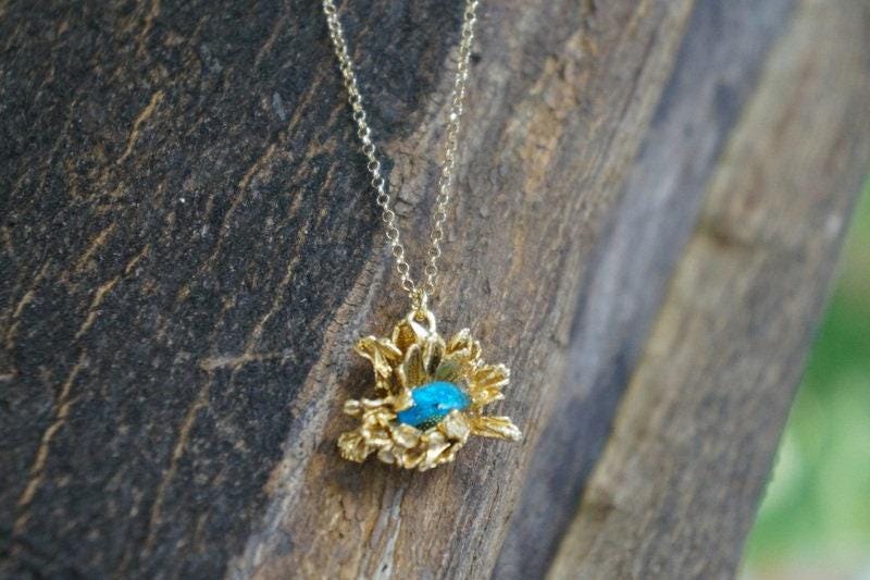 Pressed Flower Pendant – Wild Daisy Necklace with Blue Murano Glass, Gold Sterling Silver