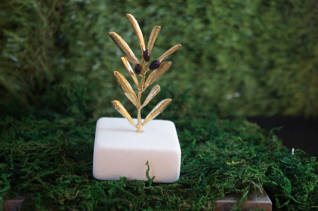 Olive Branch Decor: Nature-Inspired Centerpiece with Symbolic Meaning (Gold-Plated Brass)