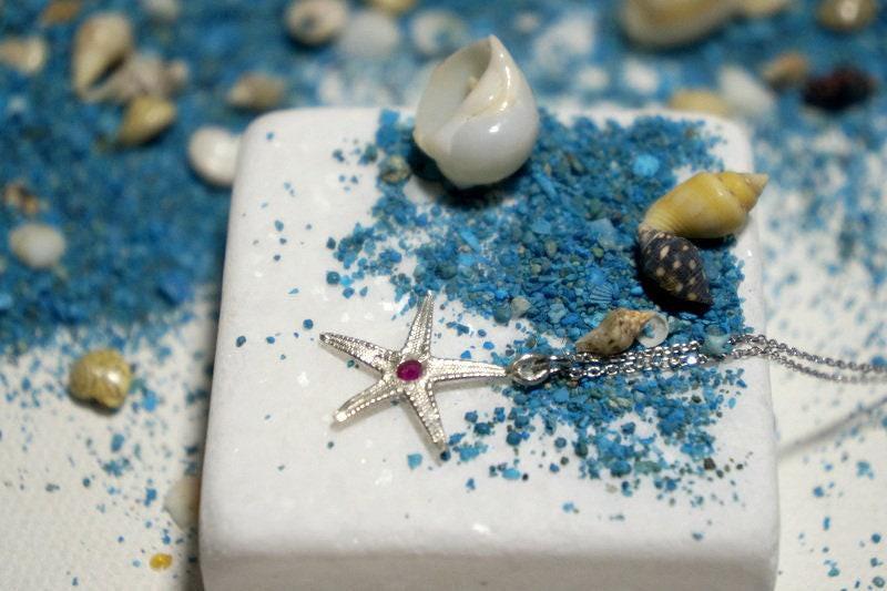 Nature Lover Silver Starfish Pendant (Recycled 925, Zircon)
