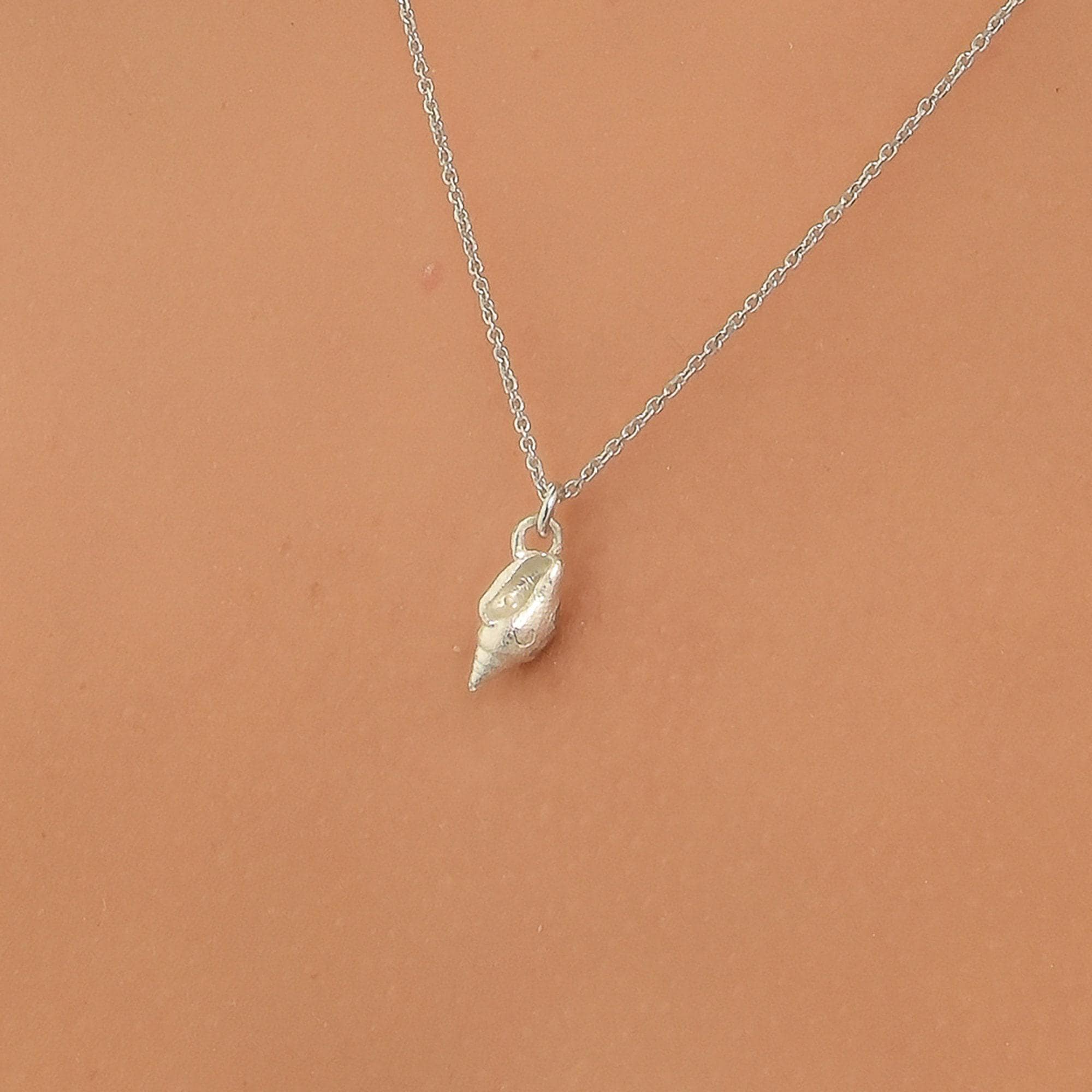 Gold Sea Shell Necklace, Solid Gold Jewelry, Gold Pendant, Gift for Her, Birthday Gift for Women, Handmade Jewelry, Minimalist Fashion