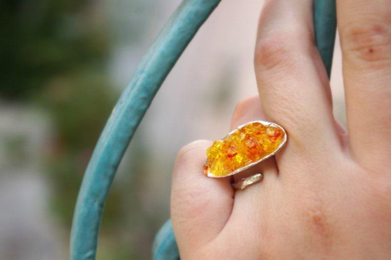 Nature-Inspired Ring: Sterling Silver Mussel Shell with Murano Glass