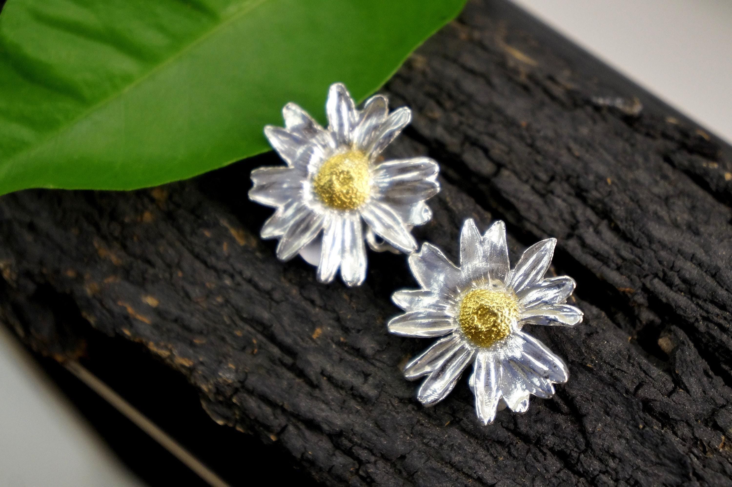 Daisy Flower Earrings, Gold-Plated Sterling Silver Jewelry, Handmade Jewelry, Gift for Her, Jewelry for Women