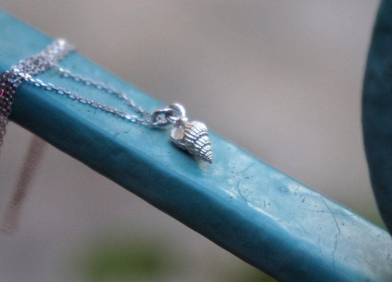 Dainty Sea Shell Gold Necklace, Handmade Beach Jewelry, Minimalist Sea Pendant, Gift for Longevity & Resilience, Gold or Sterling Silver 925