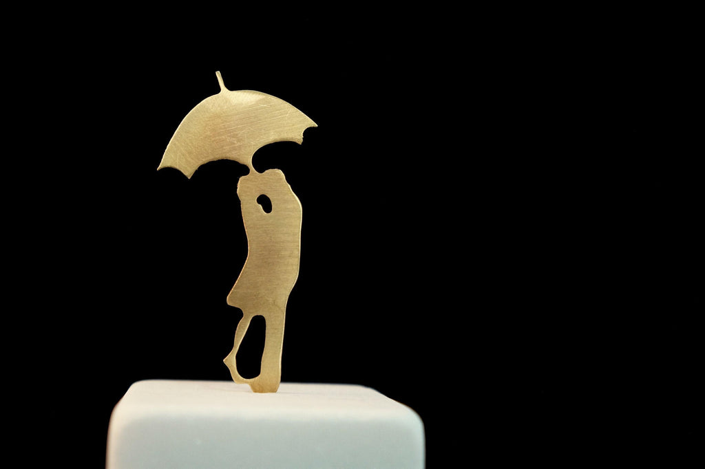 Gold Sculpture of Couple on Marble, Lovers Under Umbrella Statue, Modern Romantic Art, Bronze Figurine