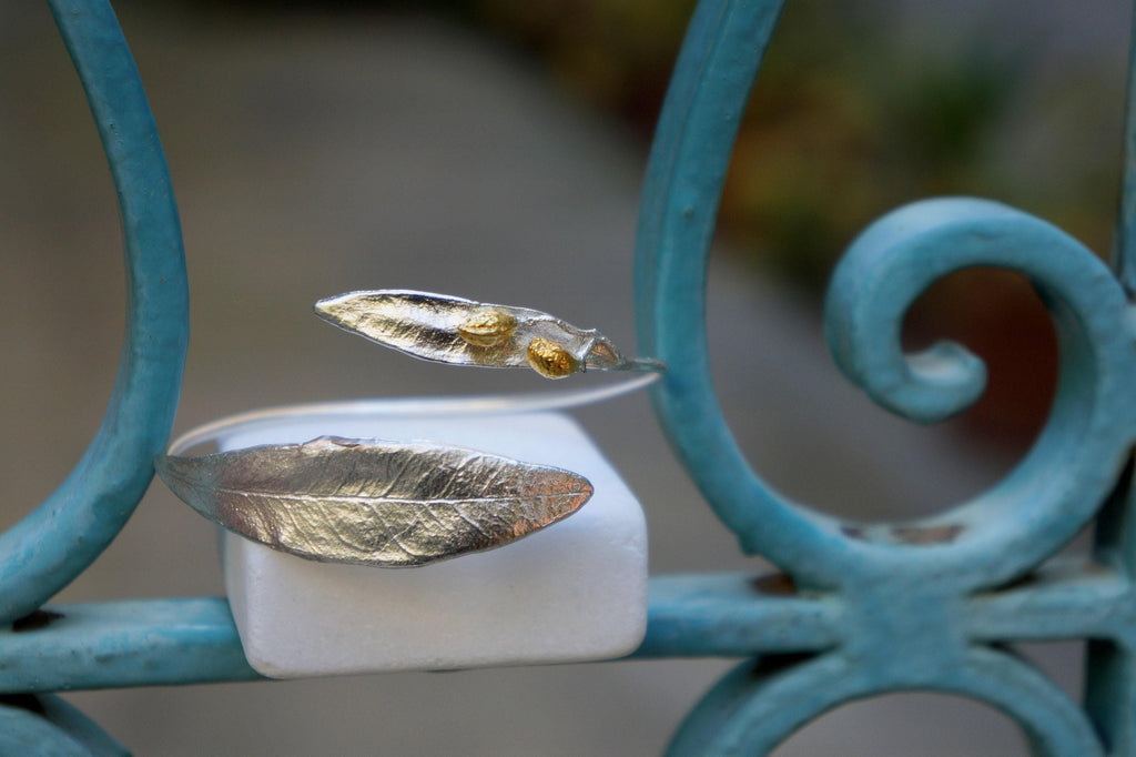 Silver Olive Branch Bracelet for Women, Bridal Jewelry in Sterling Silver.