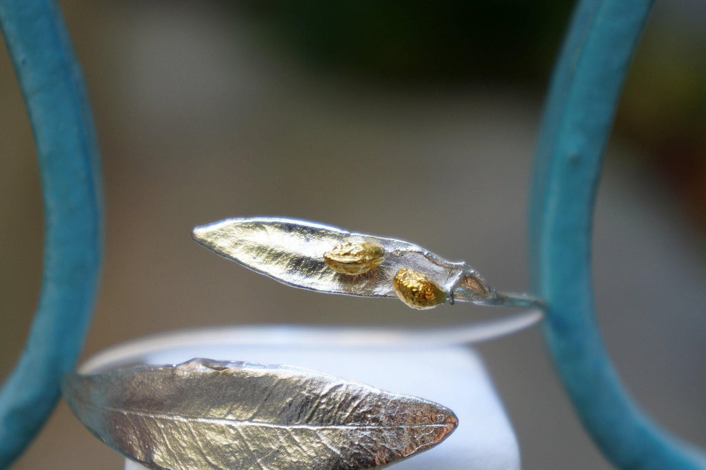 Silver Olive Branch Bracelet for Women, Bridal Jewelry in Sterling Silver.