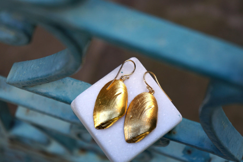 Real Clam Shell Earrings, 14K Gold Plated Brass Jewelry, Handmade Statement Jewelry Gift, Boho Birthday Gift for Women, Nature Inspired