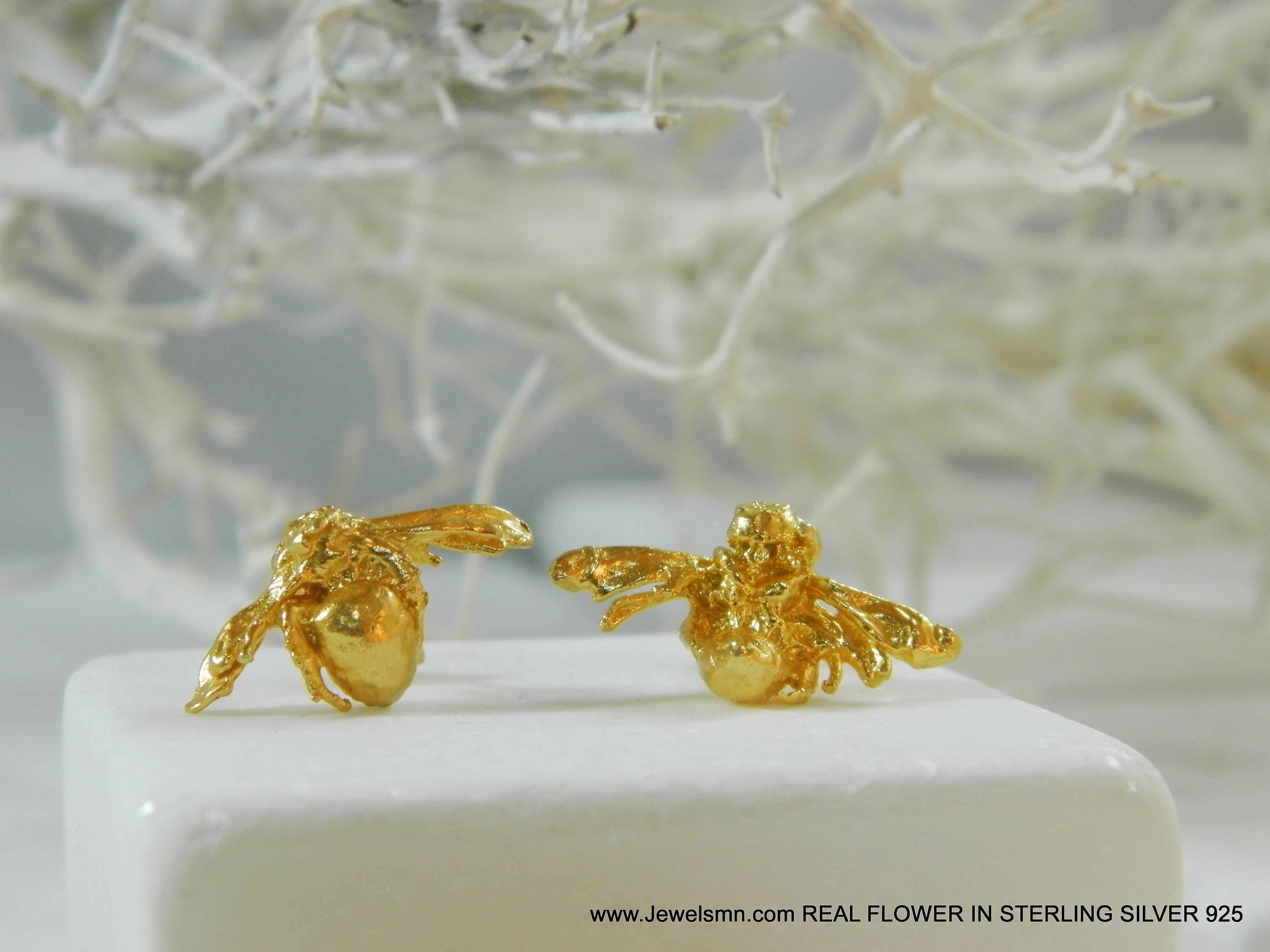 Real Bee Stud Earrings, 14K Gold Plated Brass Jewelry, Handmade Minimalist Jewelry Gift, Boho Birthday Gift for Women, Eco Fashion