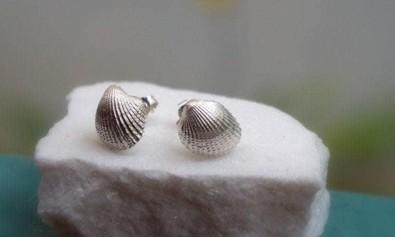 Sea shell earrings 14k Goldplated on sterling silver.