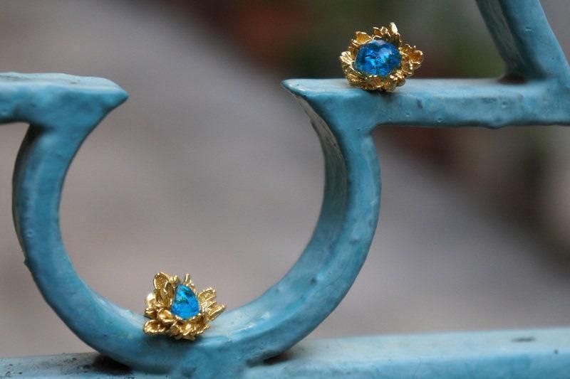 Sterling Silver 925, Venetian Raw Murano Sky Blue Εarrings - Daisy is a symbol tenacity, Patience and Life Force.