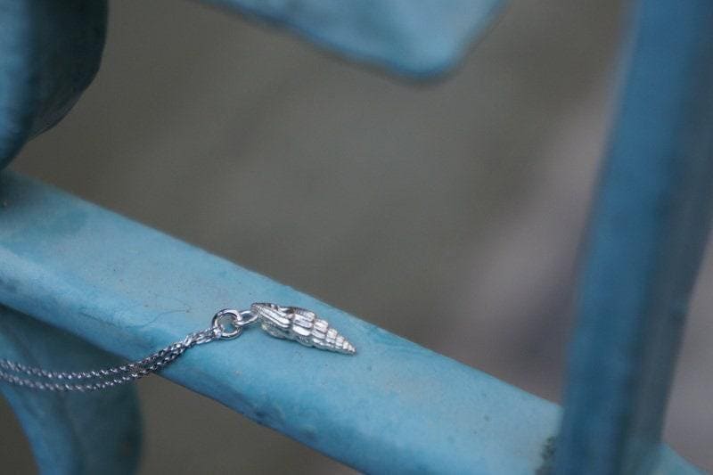Minimal necklaces for women. Sea Shell Pendant 925 Sterling Silver Jewellery