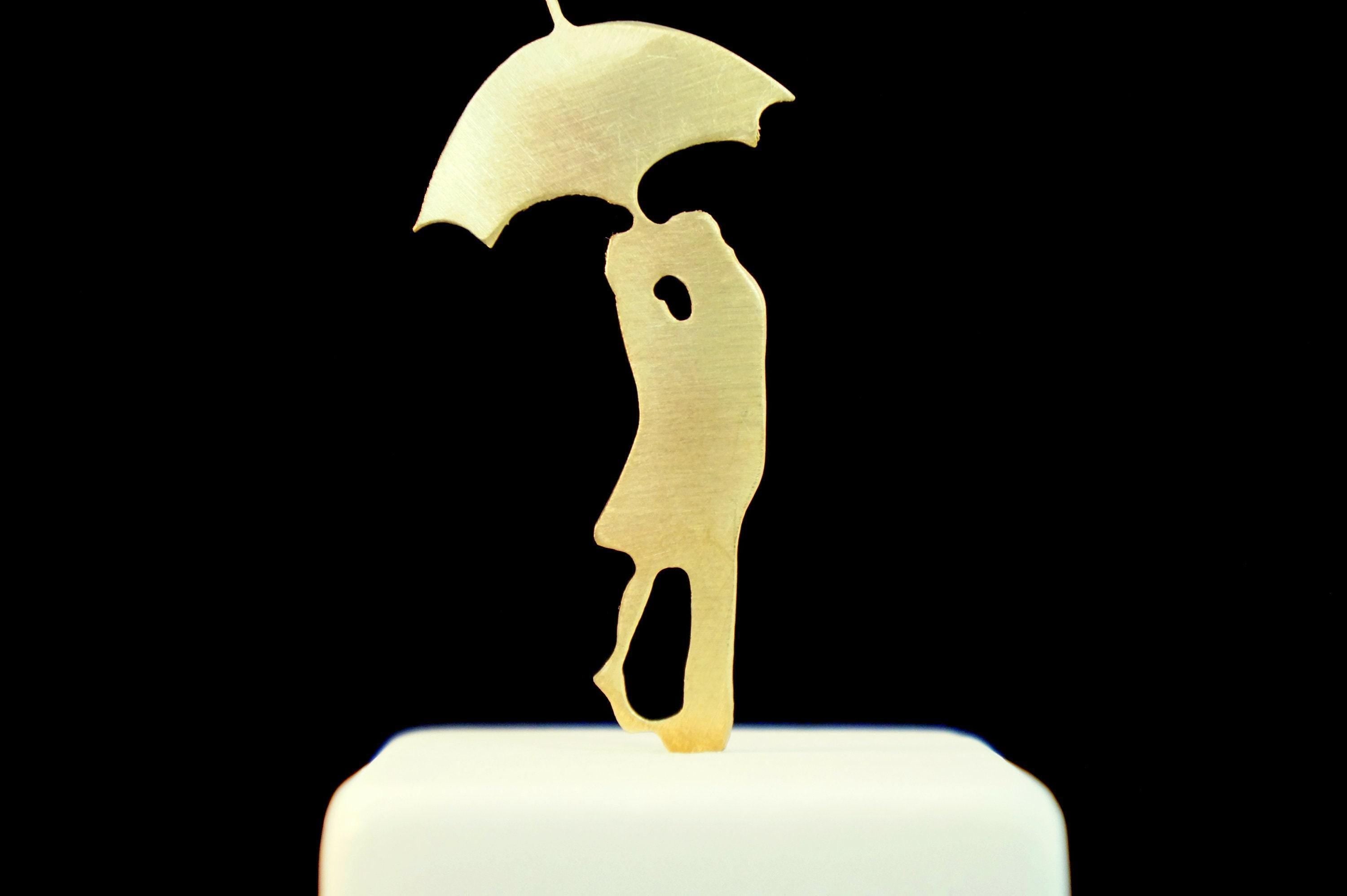Gold Sculpture of Couple on Marble, Lovers Under Umbrella Statue, Modern Romantic Art, Bronze Figurine
