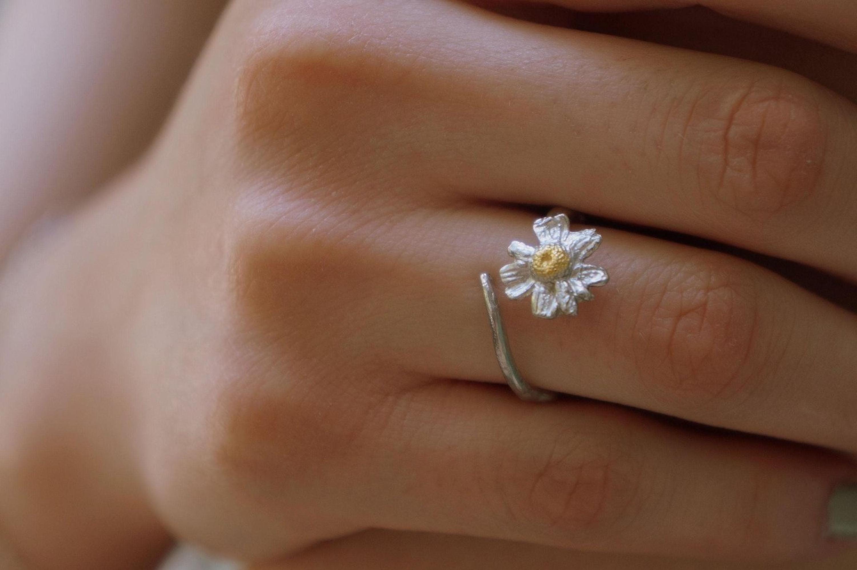 Silver Chamomile Flower Ring, Handmade Minimalist Jewelry, Botanical Band, Gift for Luck & Health, Eco Sustainable Sterling Silver 925