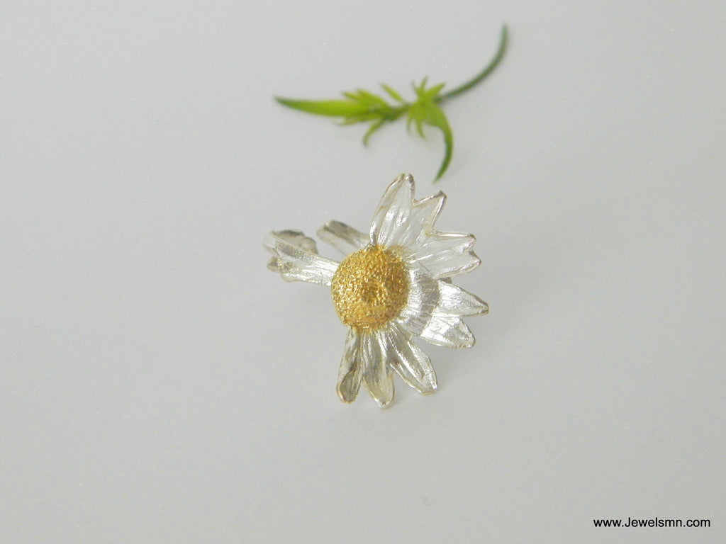 Real Daisy Flower Flower Ring, Handmade Nature Jewelry, Organic Beach Studs, Gift for Resilience and Renewal, Sterling Silver 925