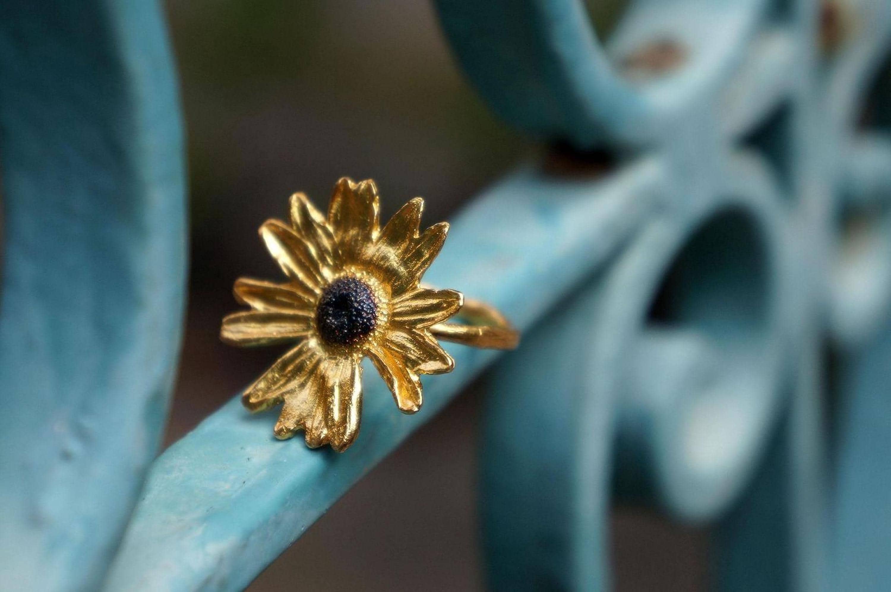 Real Daisy Flower Ring, Handmade Nature-Inspired Jewelry, Organic Boho Band, Gift for Health and Youth, Sterling Silver 925