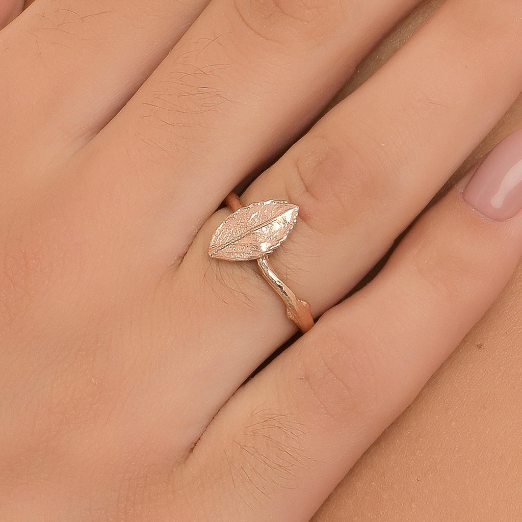 Rose twig and Leaf Ring in sterling silver 925 by Mother Nature Jewelry. Symbol of Love and Beauty