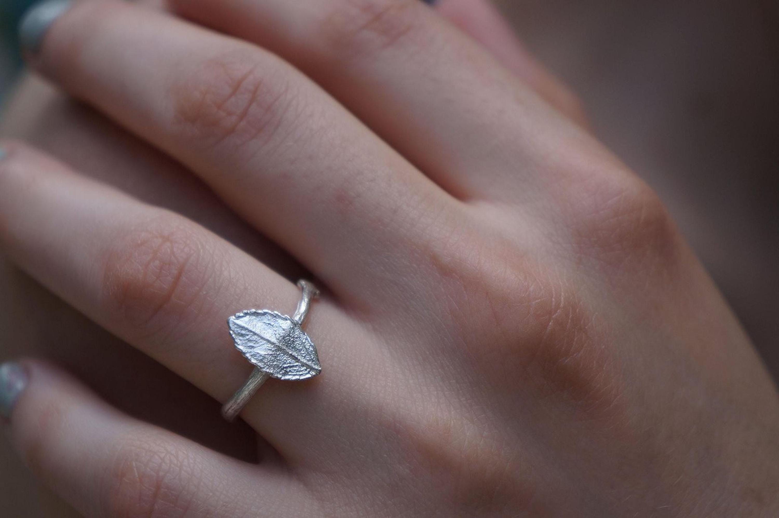 Rose twig and Leaf Ring in sterling silver 925 by Mother Nature Jewelry. Symbol of Love and Beauty