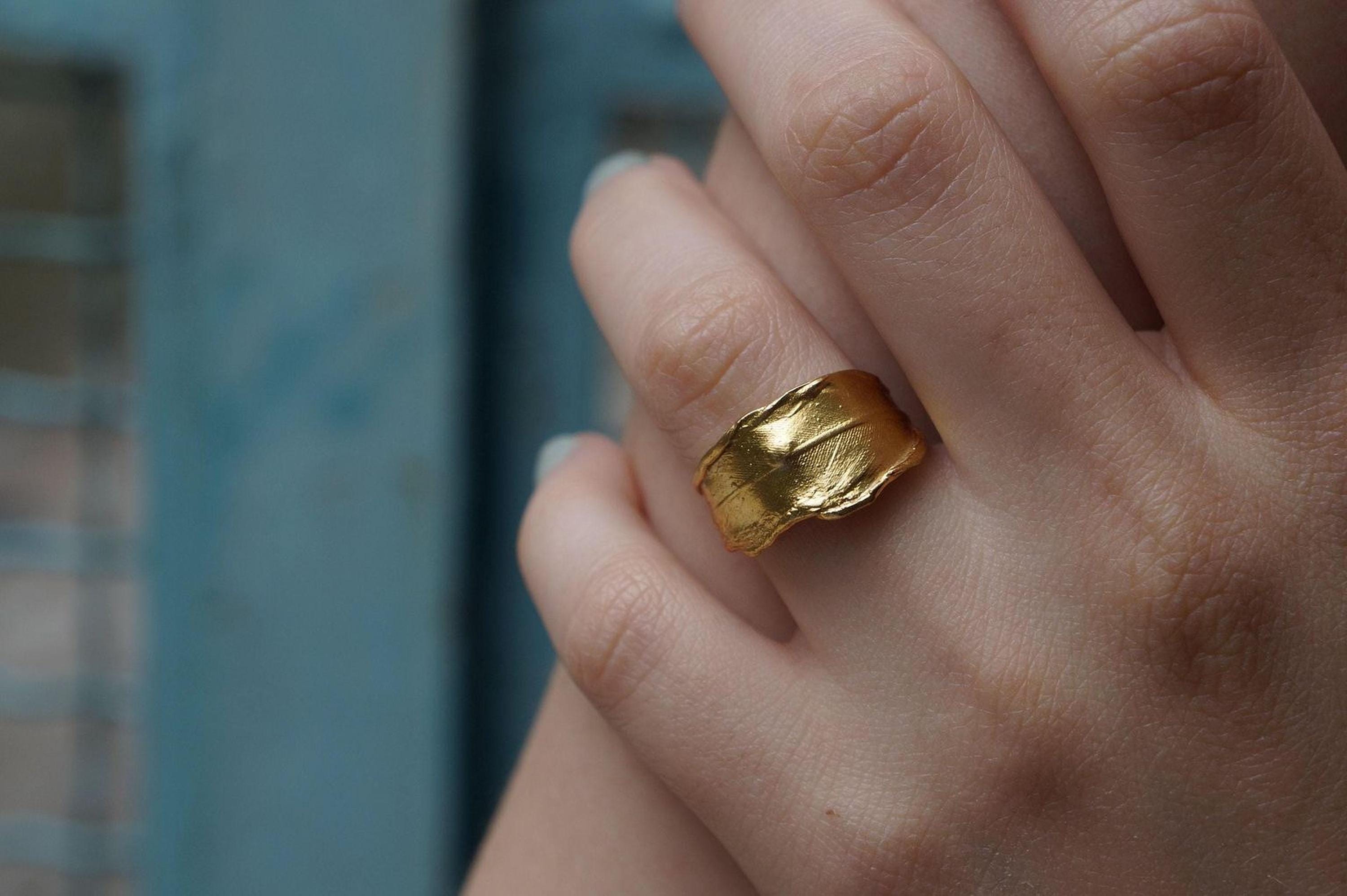 Gold Dove Feather Ring, Handmade Nature Jewelry, Organic Boho Band, Eco Gift for Purity & Luck, Sustainable Sterling Silver 925