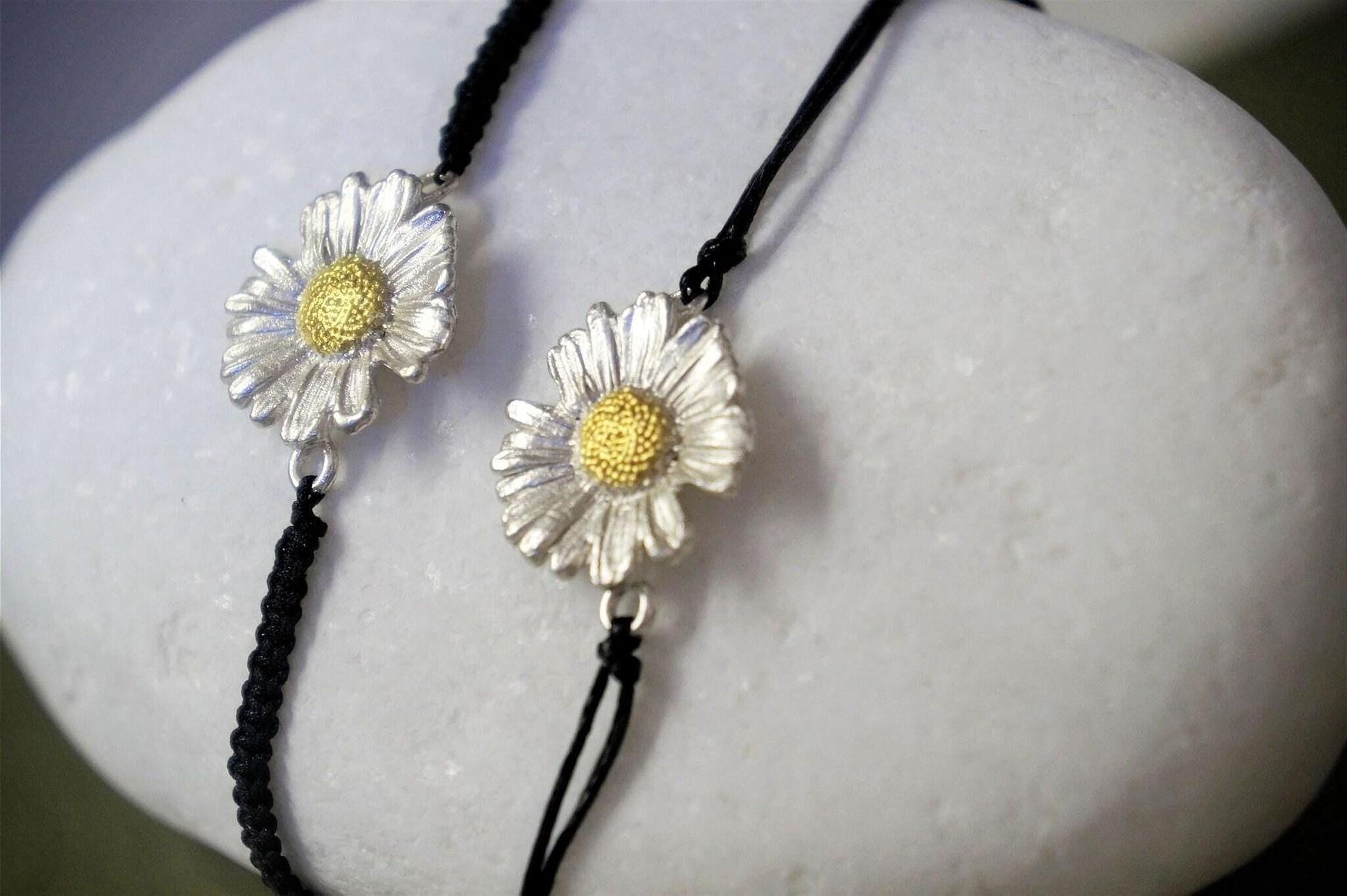 Real Chamomile Flower Bracelet, Handmade Minimalist Jewelry, Botanical Silver Charm, Gift for Luck & Protection, Sterling Silver 925