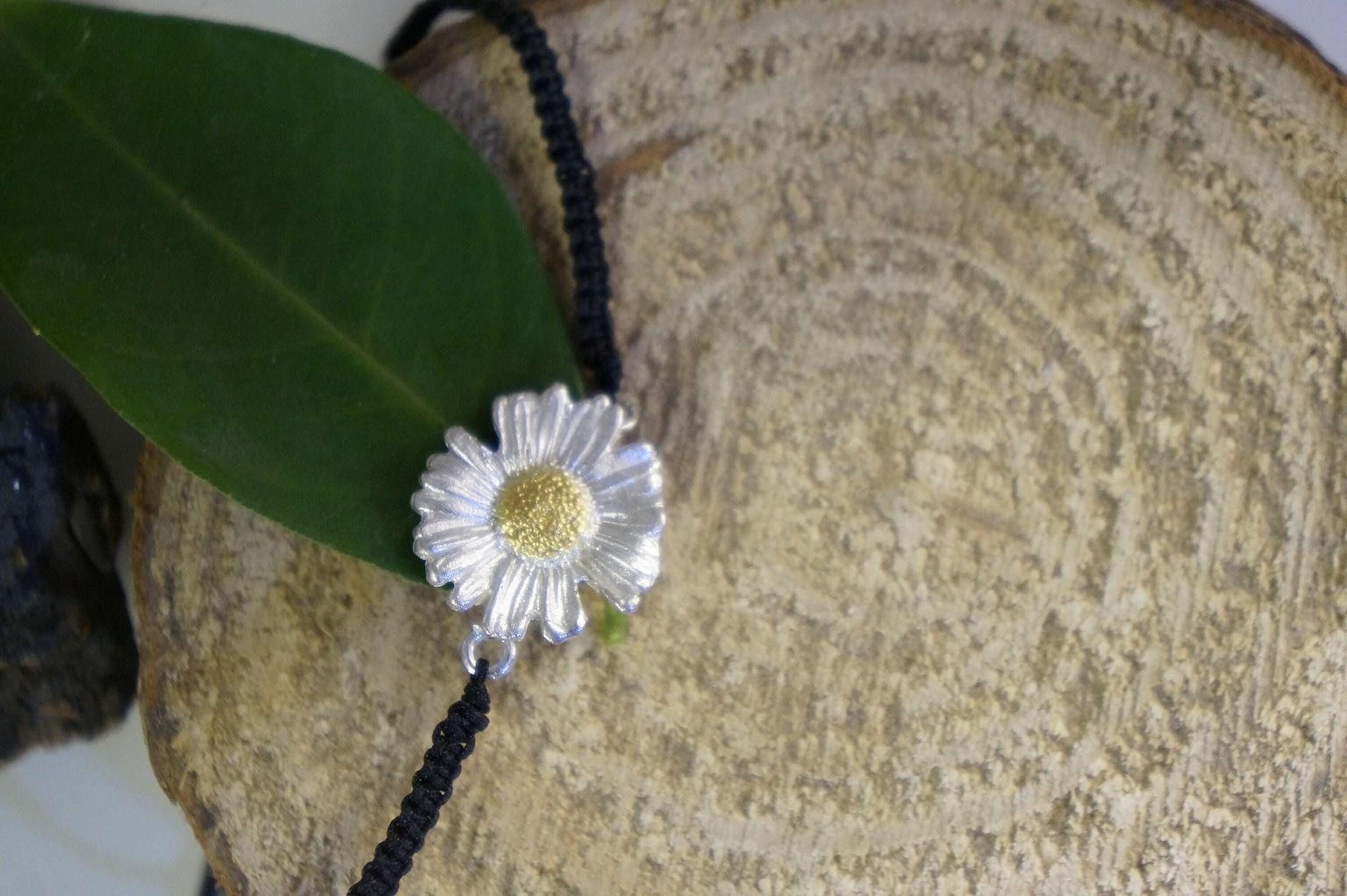 Real Chamomile Flower Bracelet, Handmade Minimalist Jewelry, Botanical Silver Charm, Gift for Luck & Protection, Sterling Silver 925