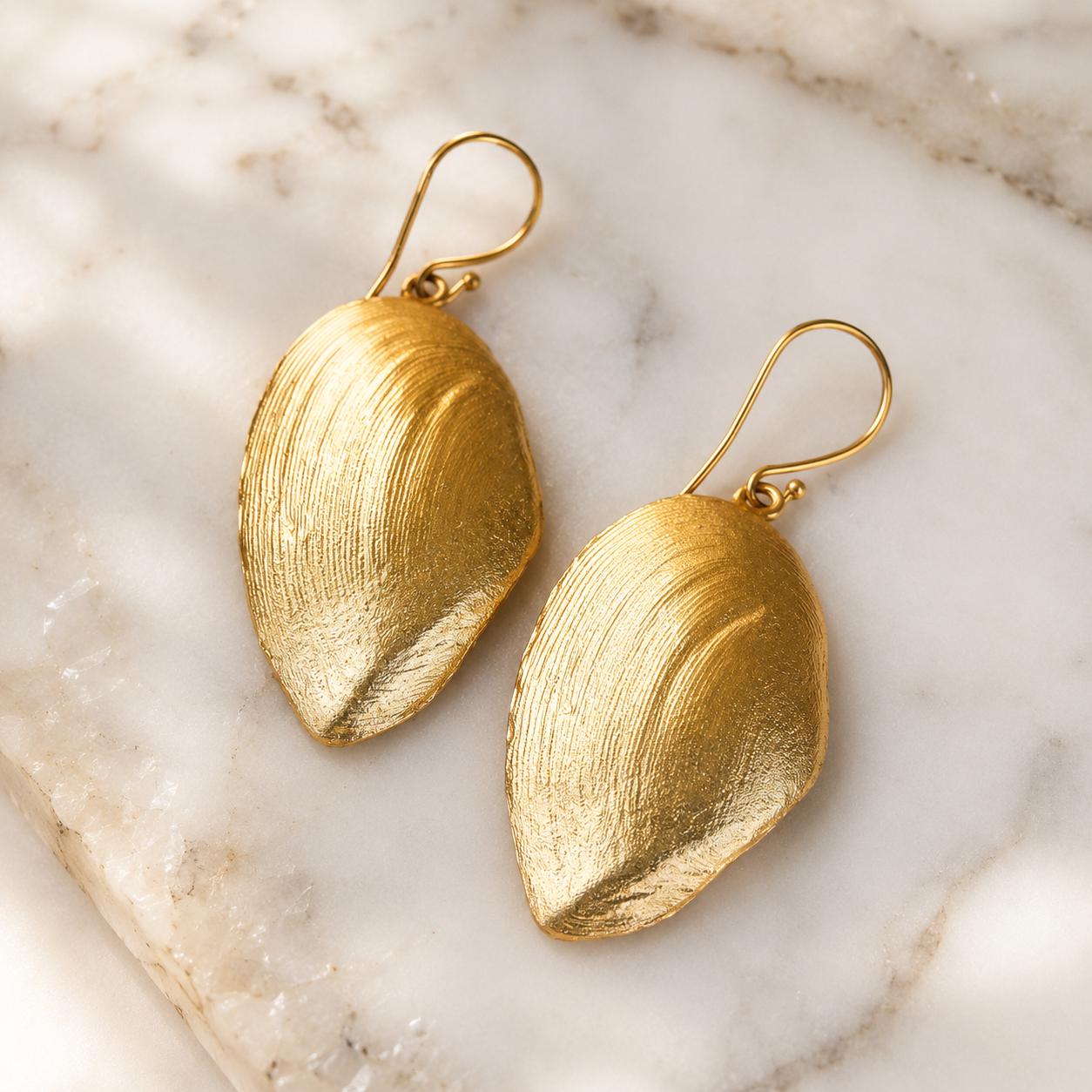Real Clam Shell Earrings, 14K Gold Plated Brass Jewelry, Handmade Statement Jewelry Gift, Boho Birthday Gift for Women, Nature Inspired
