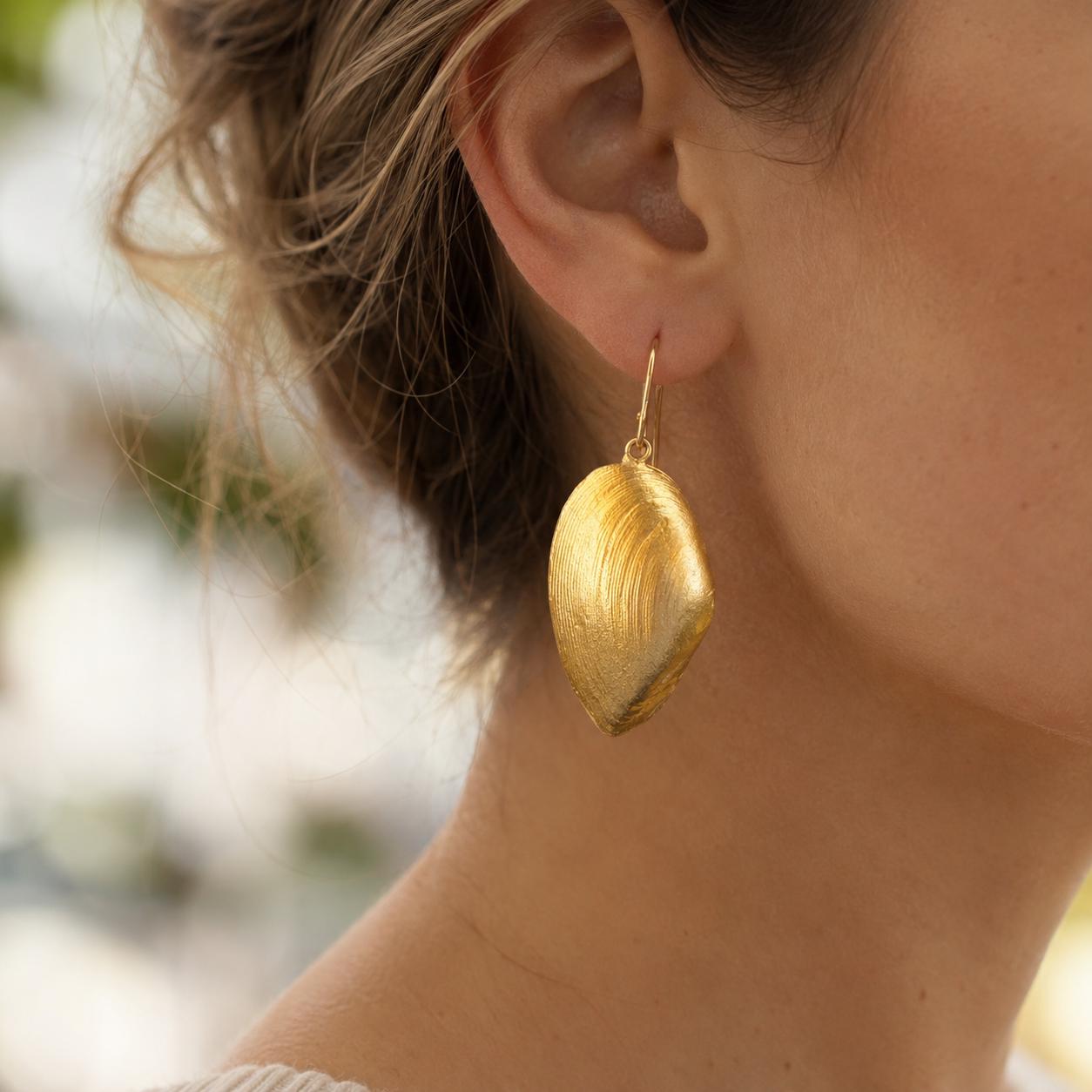 Real Clam Shell Earrings, 14K Gold Plated Brass Jewelry, Handmade Statement Jewelry Gift, Boho Birthday Gift for Women, Nature Inspired